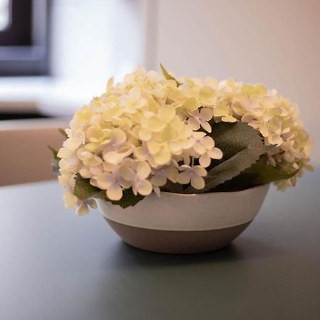Exclusive Retreat Few Steps From Duomo - Apt 1 Milan Bagian luar foto