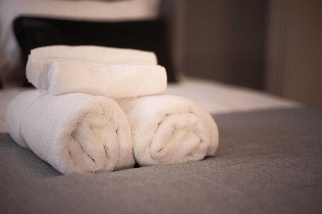 Exclusive Retreat Few Steps From Duomo - Apt 1 Milan Bagian luar foto